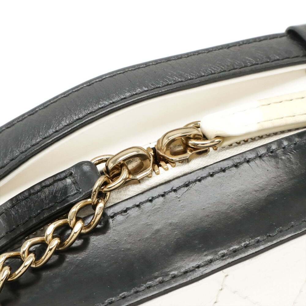 CHANEL Black Leather Shoulder Bag - Picture 6 of 10